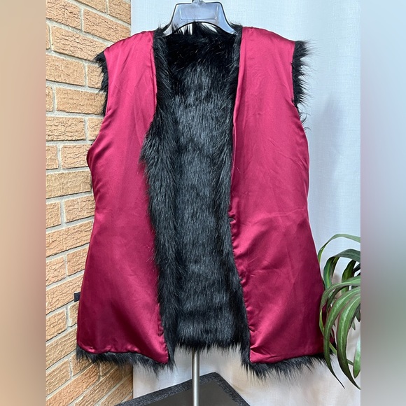 VIA SPIGA 2001 collection - black Faux Fur vest lined with burgundy sateen- med - Picture 7 of 8